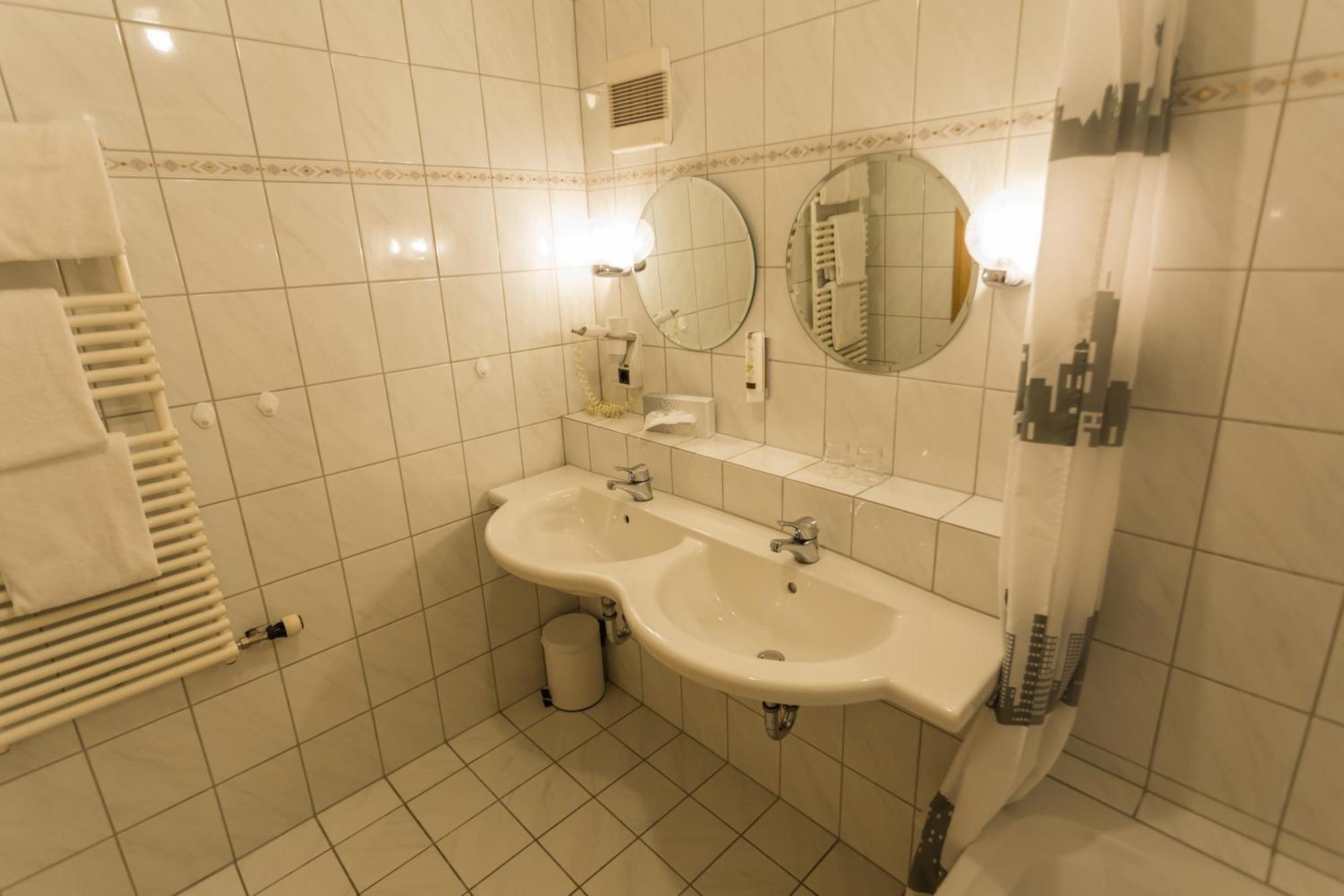 Hotel Loewen Randersacker Cameră foto